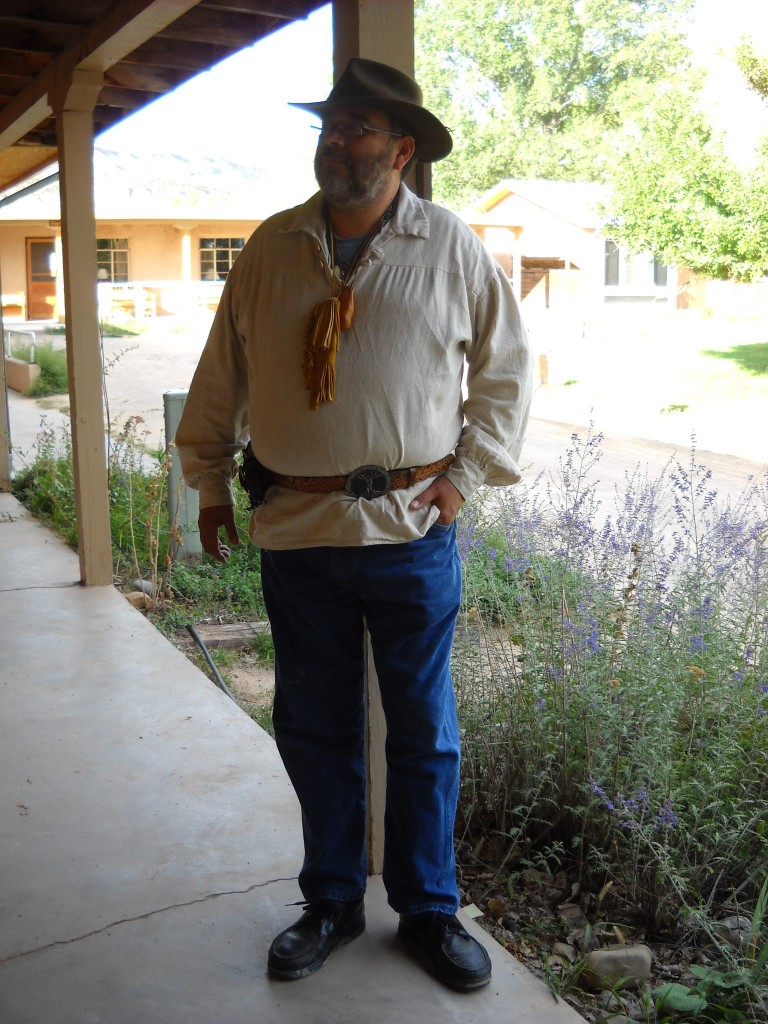 339338_102060936570187_420448740_o-768x1024